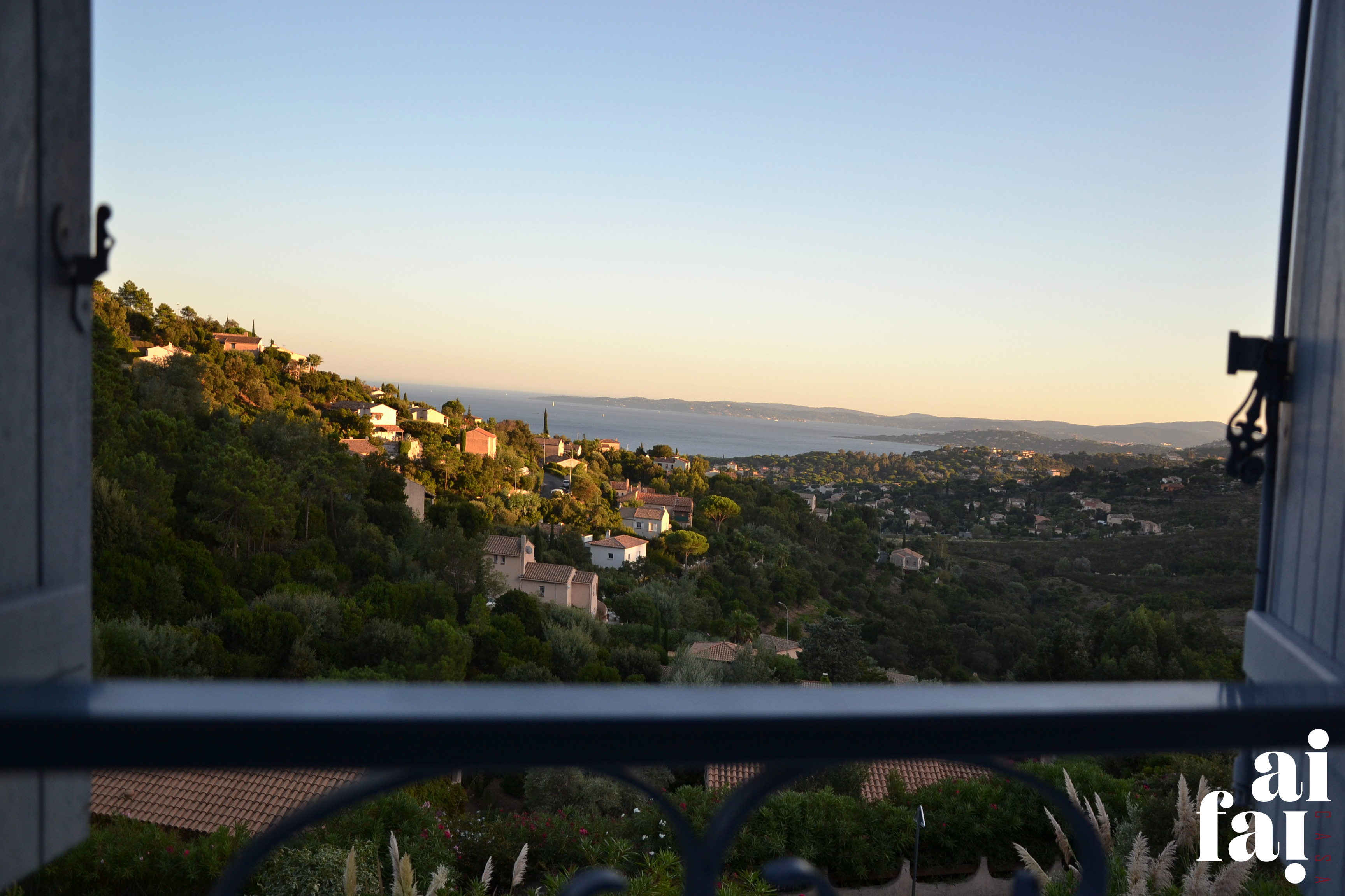 DETTAGLI COLORATI A SAINT TROPEZ
